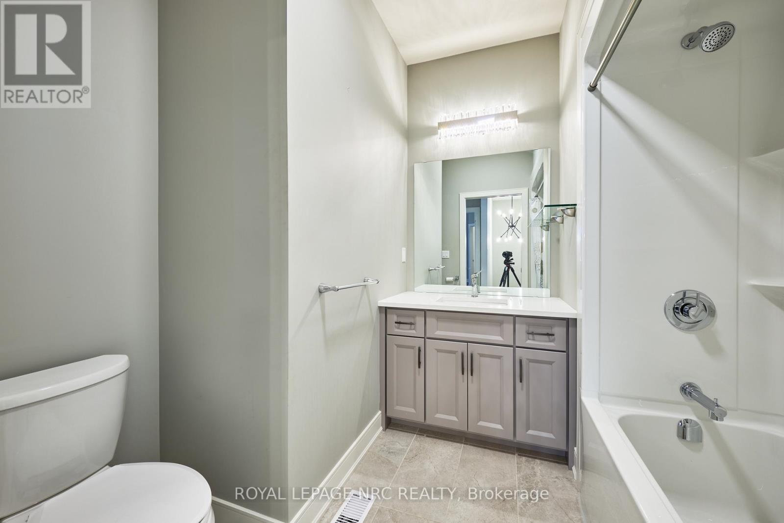 53 CARRICK TRAIL - 32