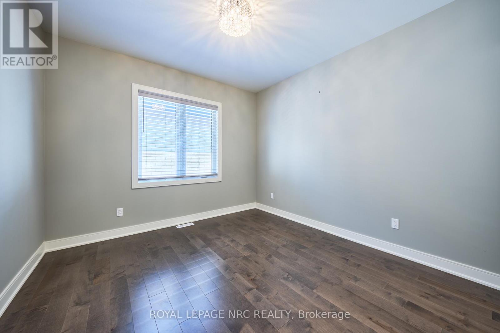 53 CARRICK TRAIL - 33