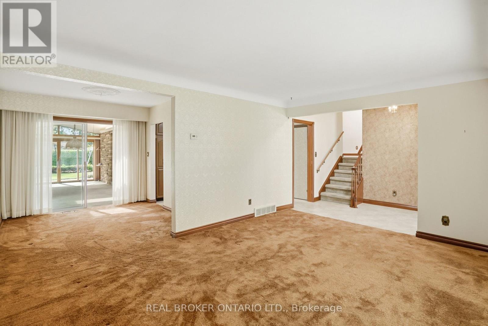 23 KINGS GRANT ROAD - 15