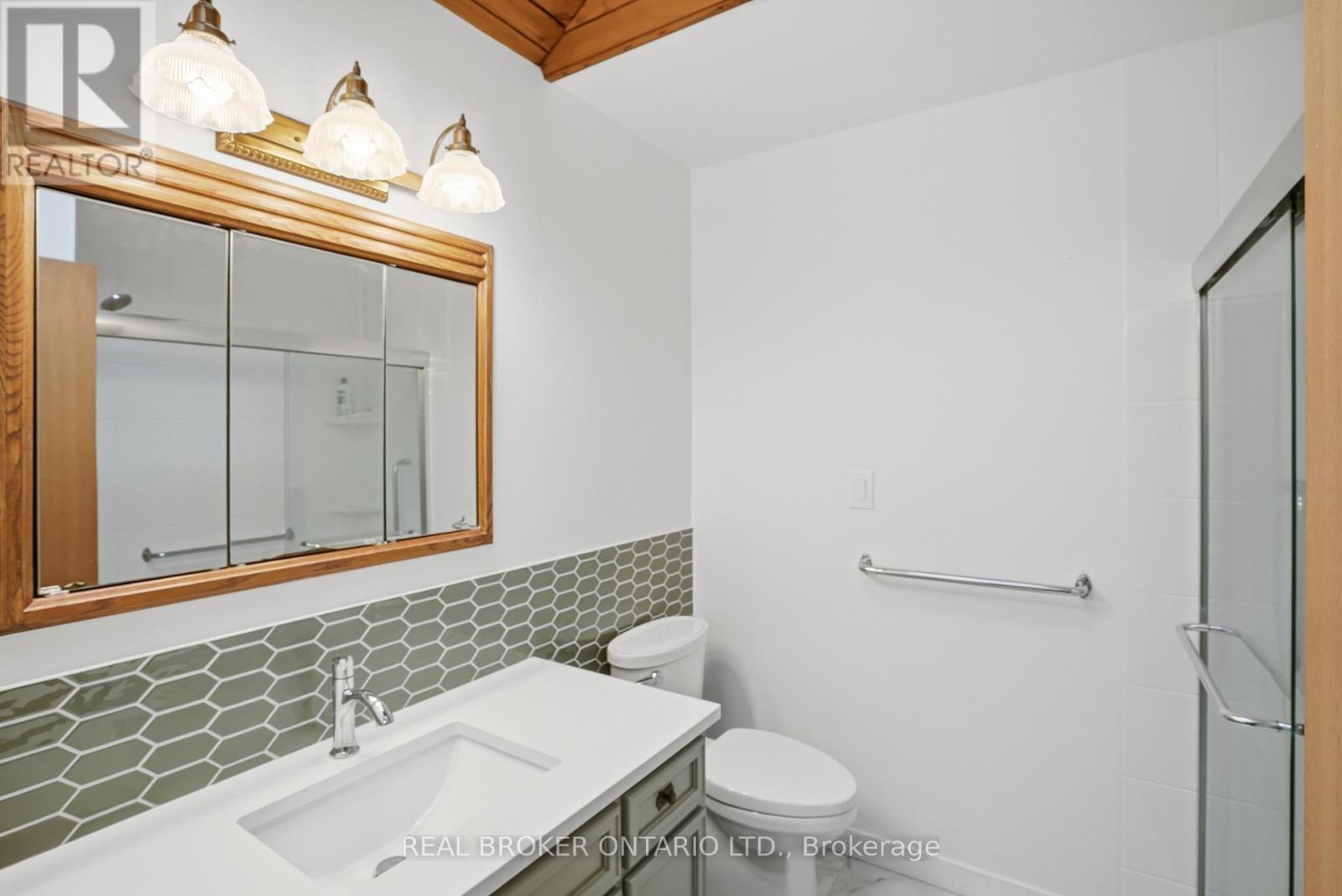 23 KINGS GRANT ROAD - 17