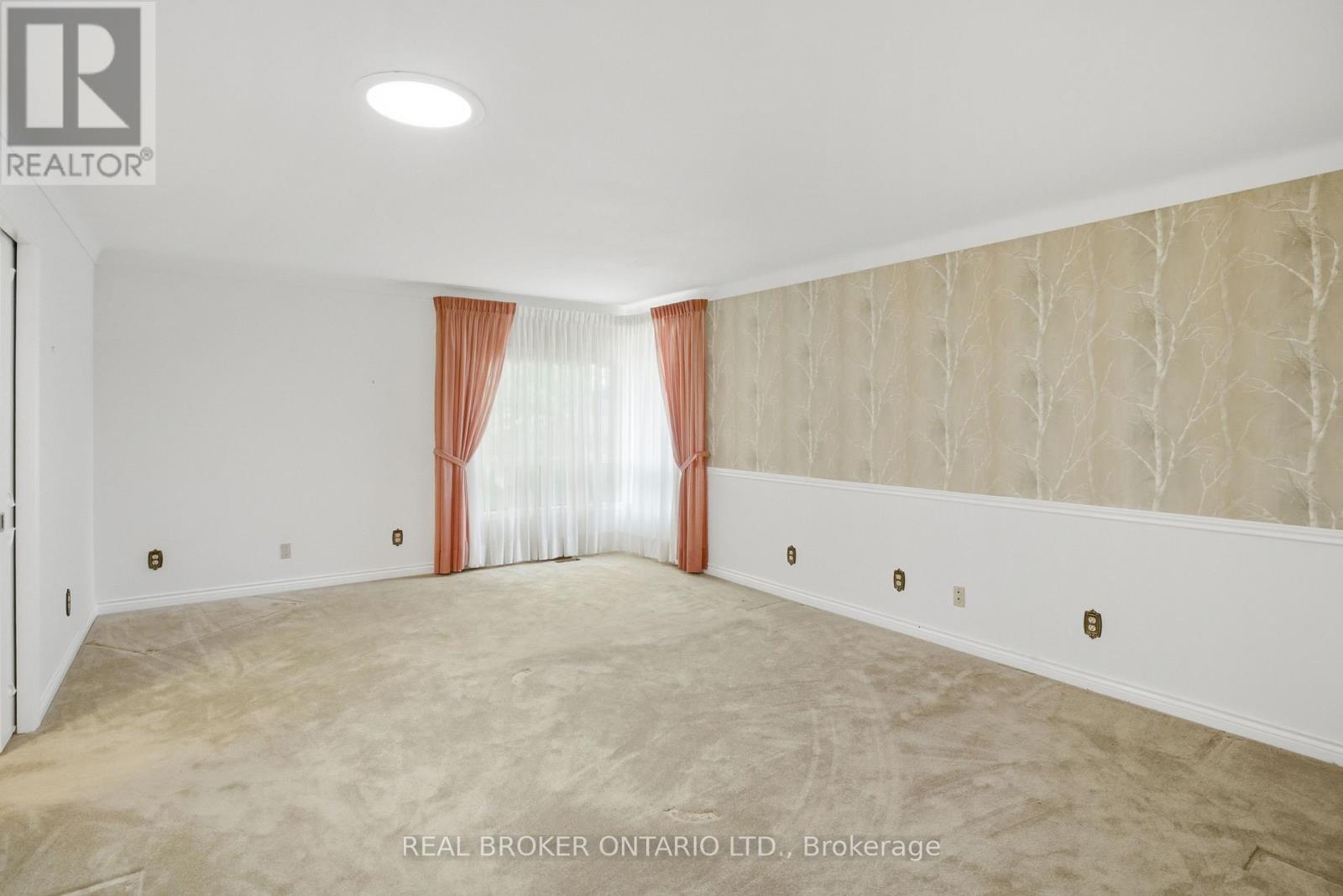 23 KINGS GRANT ROAD - 20