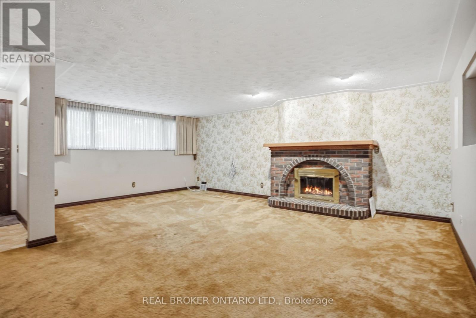 23 KINGS GRANT ROAD - 25