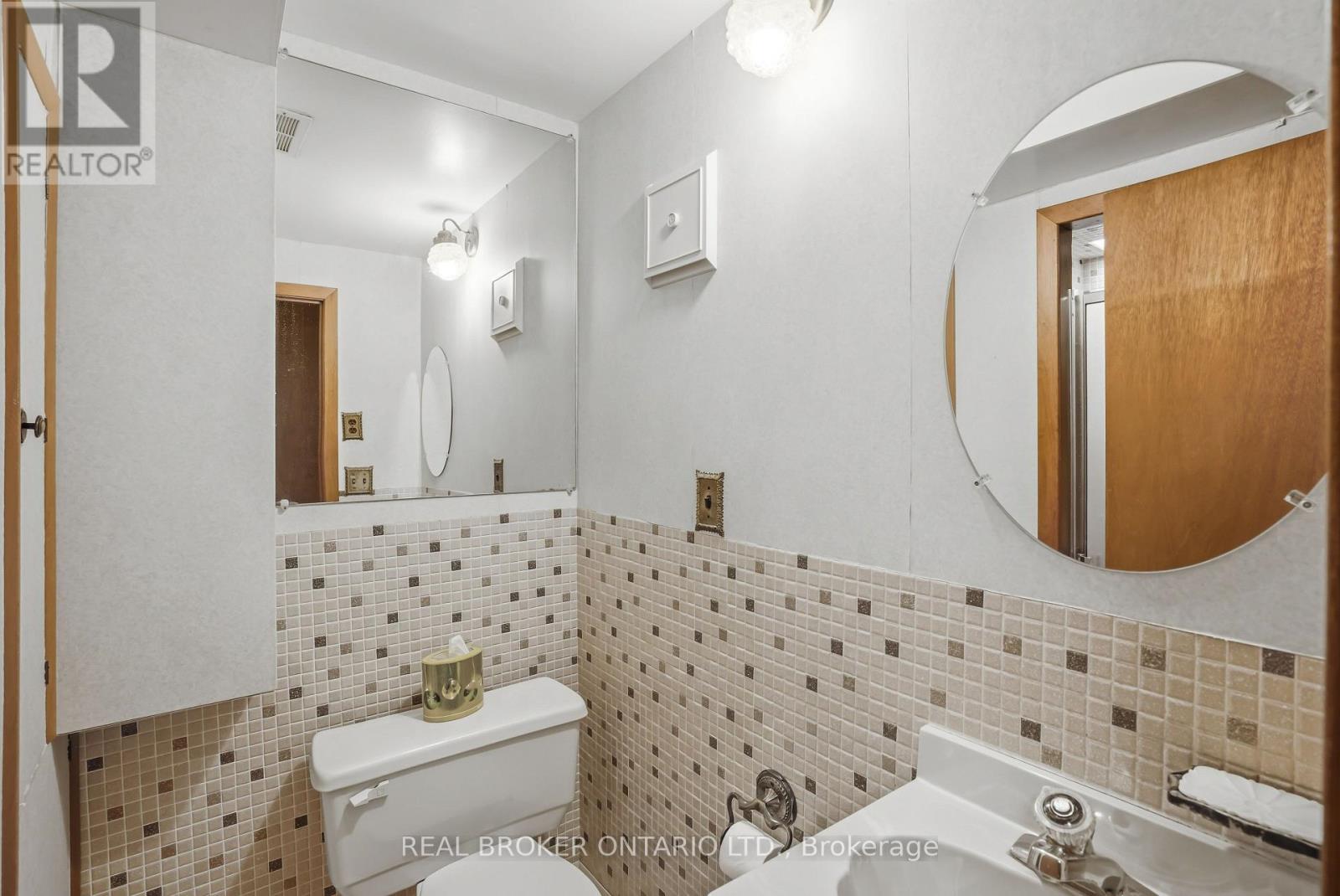 23 KINGS GRANT ROAD - 26