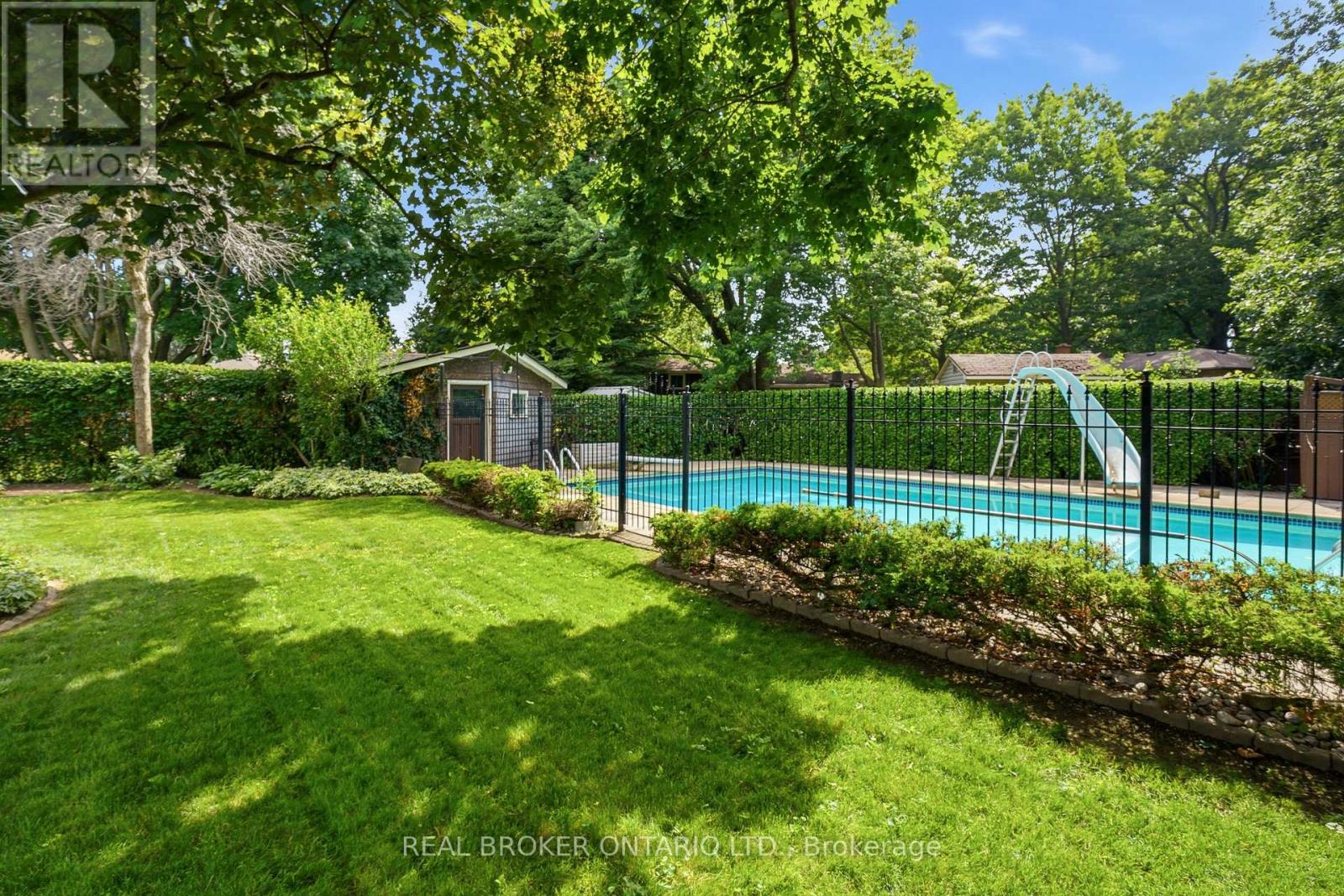 23 KINGS GRANT ROAD - 33