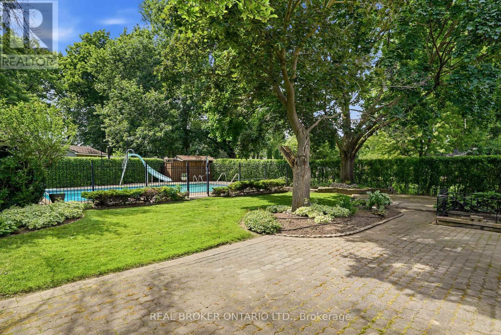 23 KINGS GRANT ROAD - 34