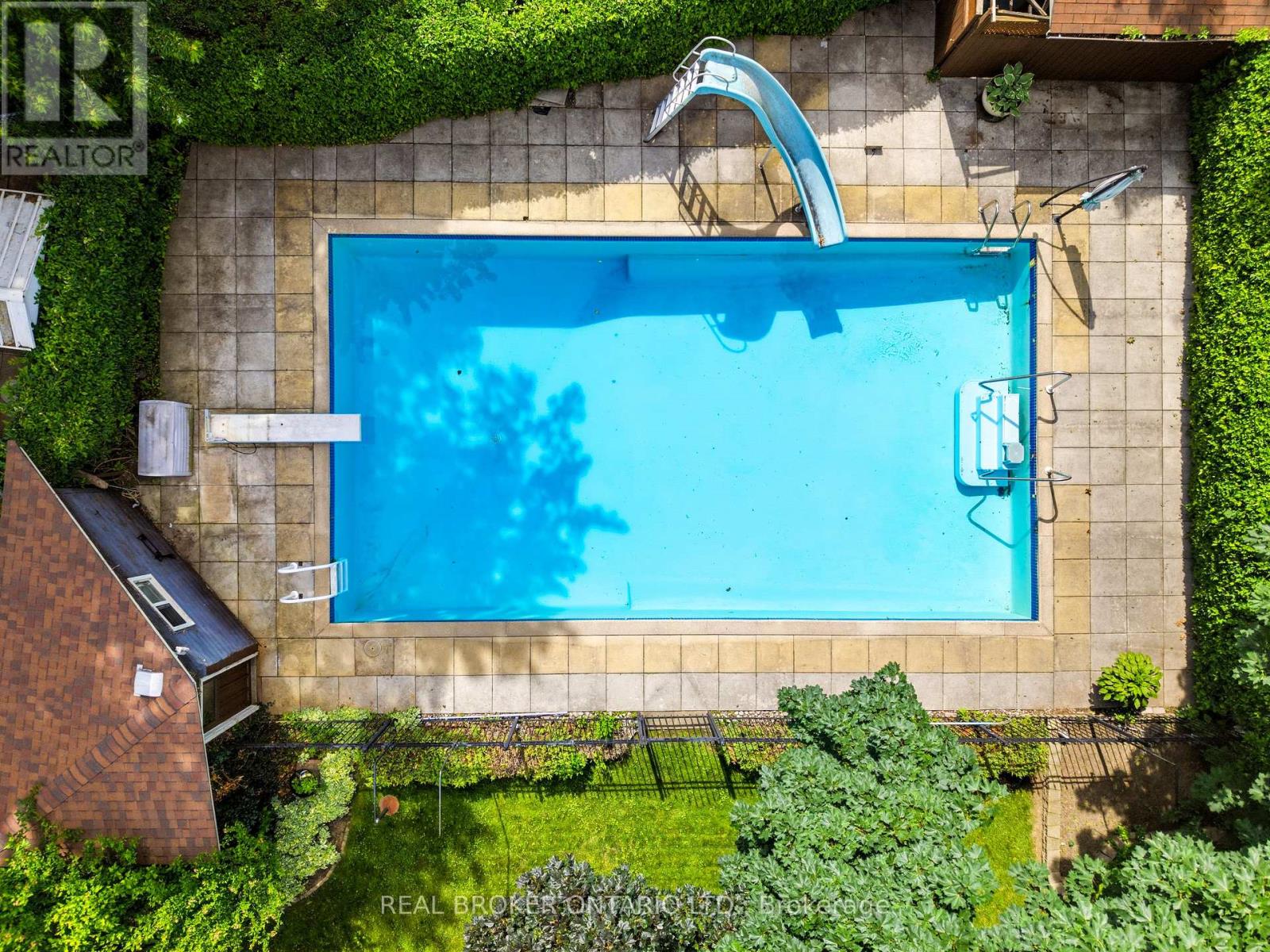 23 KINGS GRANT ROAD - 36
