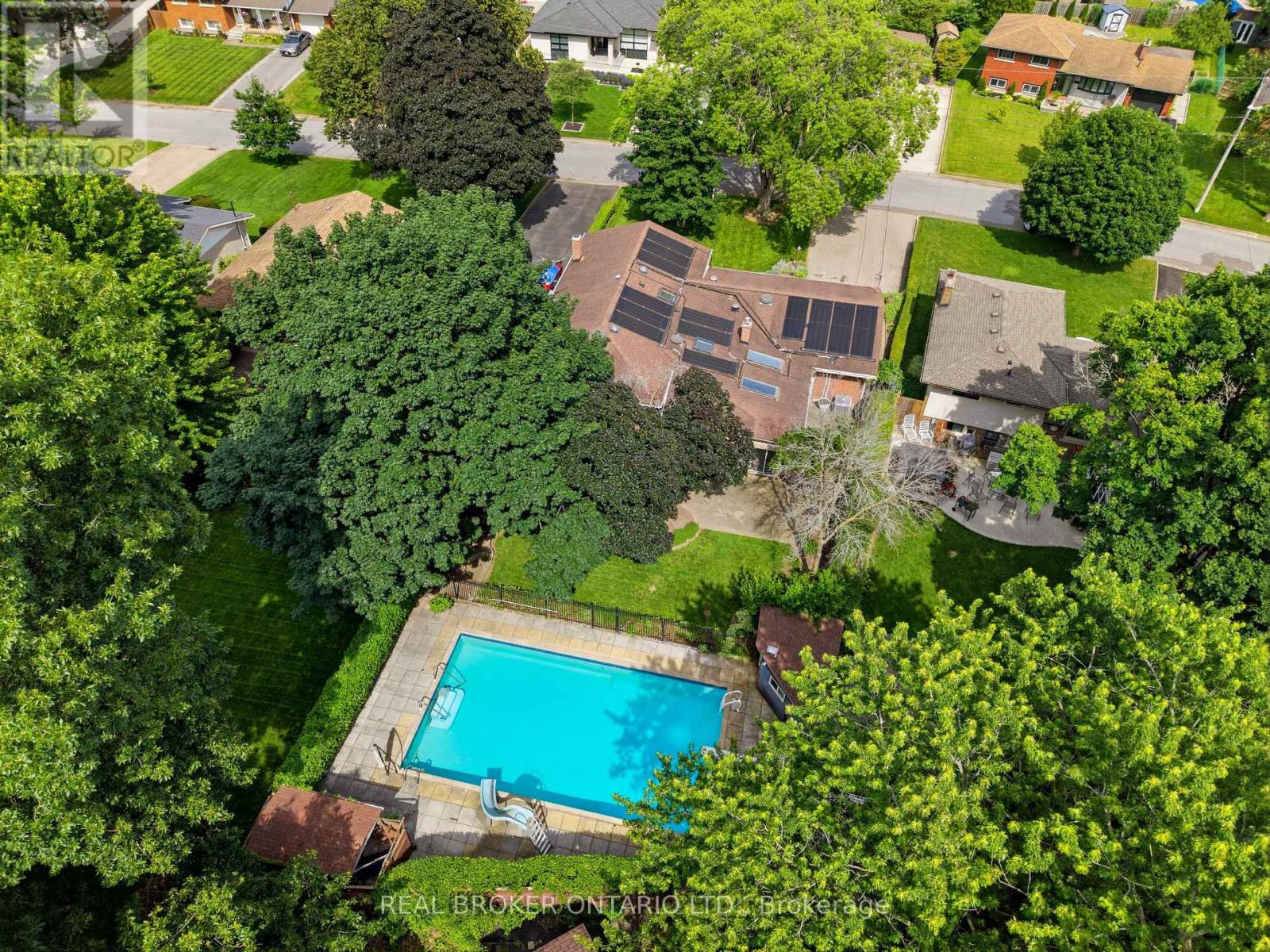 23 KINGS GRANT ROAD - 42