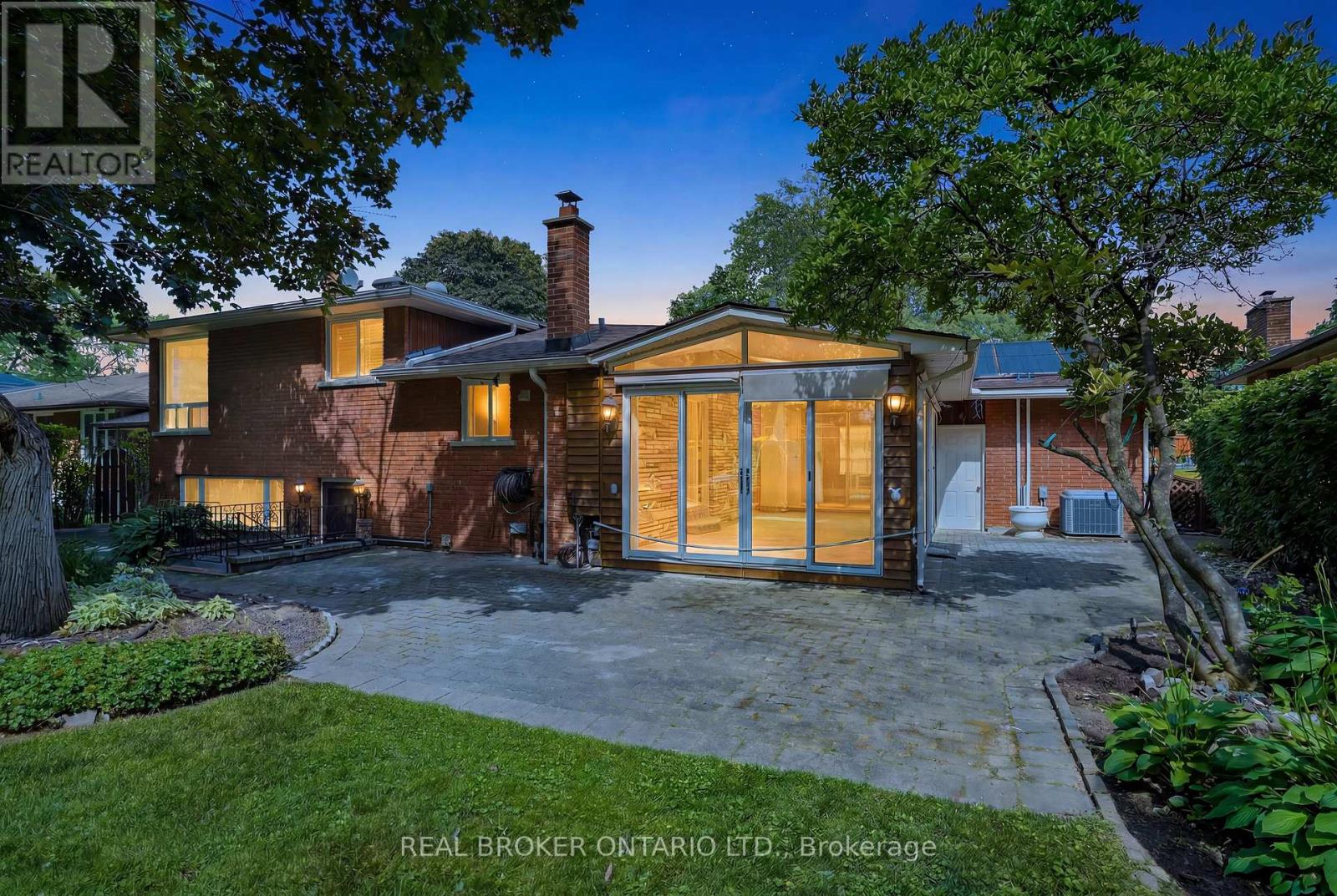 23 KINGS GRANT ROAD - 43