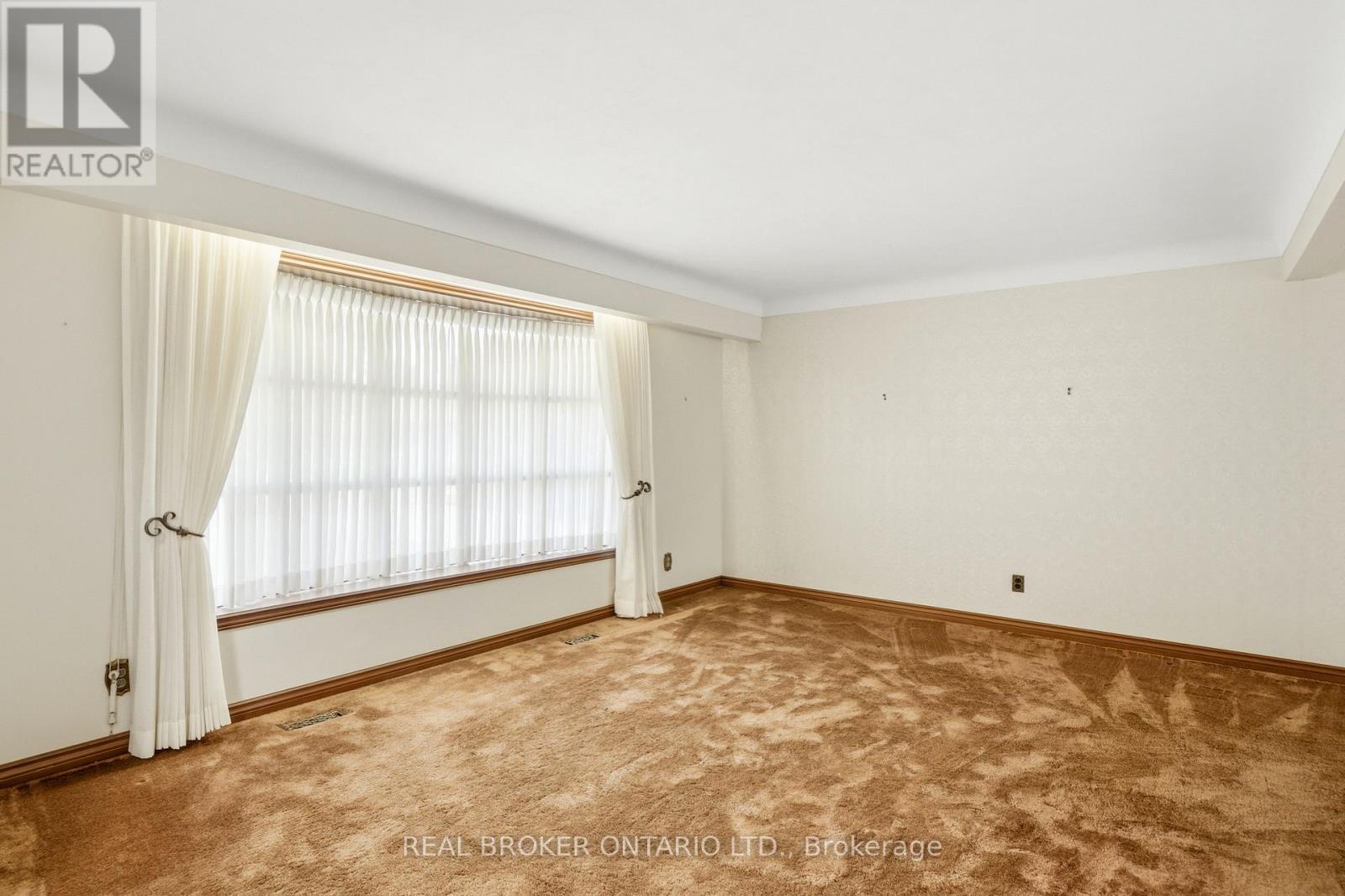 23 KINGS GRANT ROAD - 6