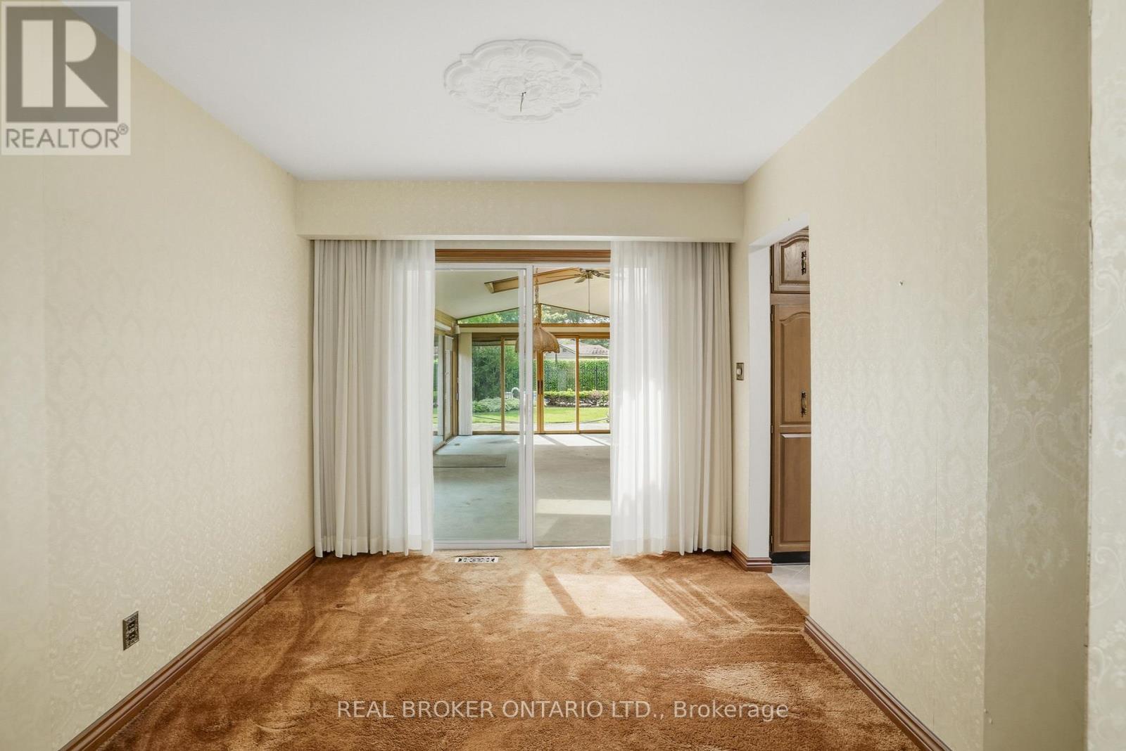 23 KINGS GRANT ROAD - 7