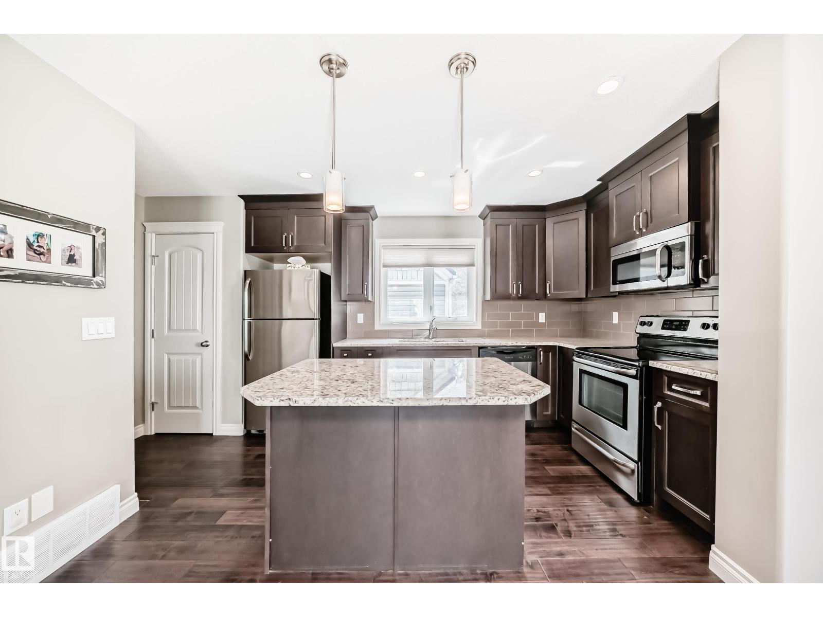 10519 114 AV NW - 7