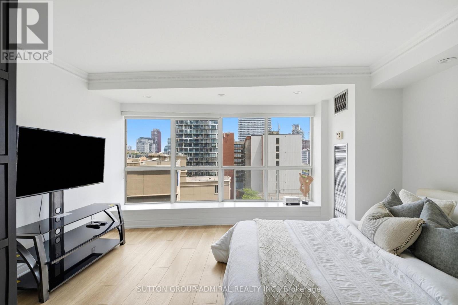 #1115 25 THE ESPLANADE - 18