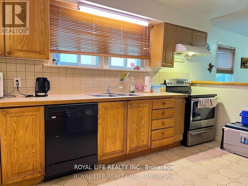 33 AGINCOURT DRIVE - 10