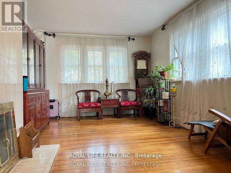 33 AGINCOURT DRIVE - 11