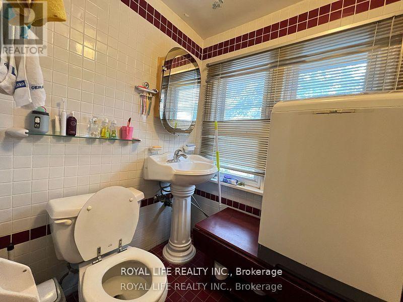 33 AGINCOURT DRIVE - 12