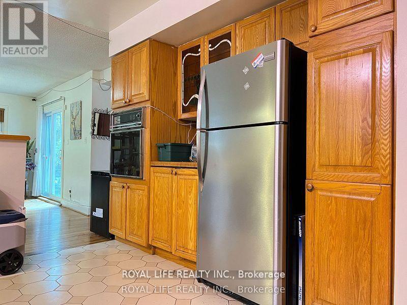33 AGINCOURT DRIVE - 4