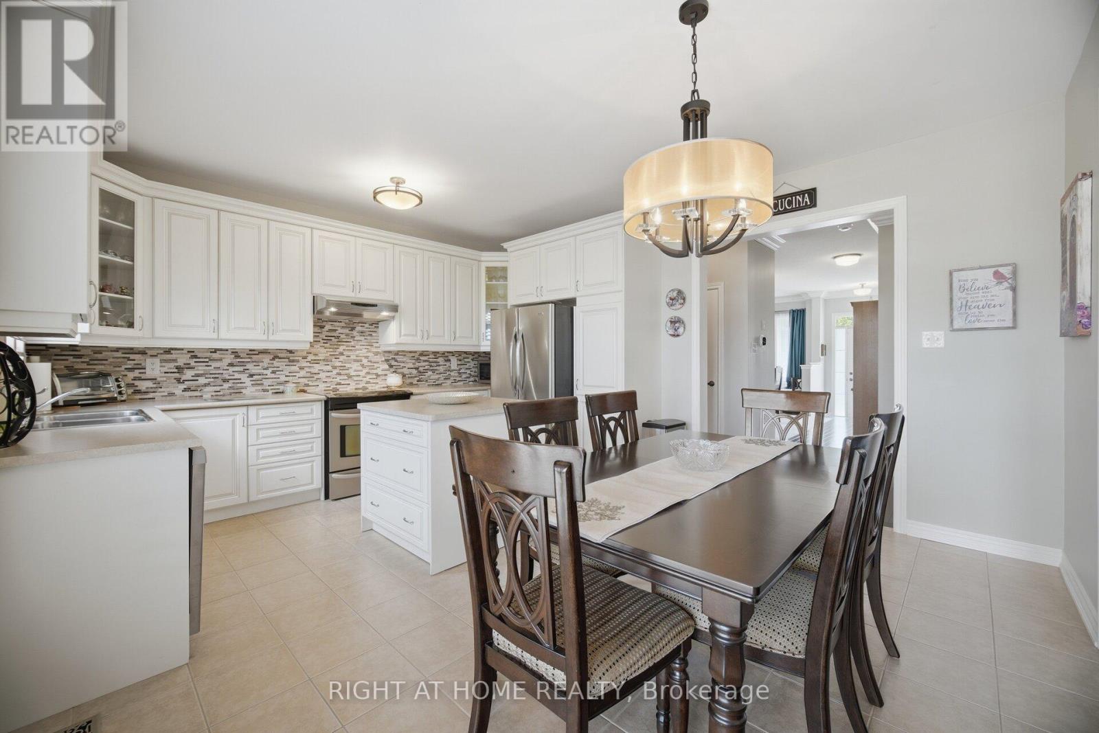 406 CHANDLER CRESCENT - 10