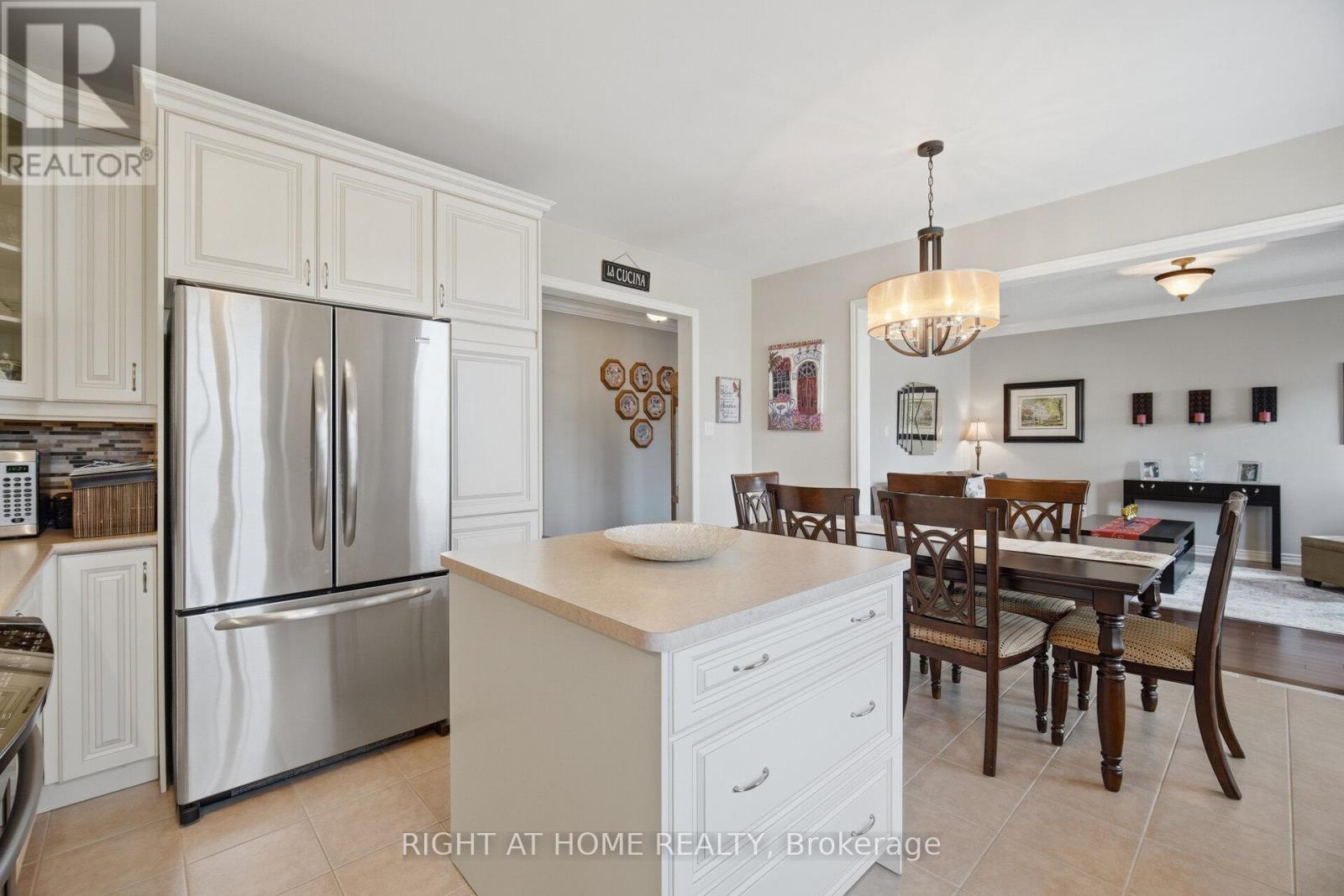 406 CHANDLER CRESCENT - 13