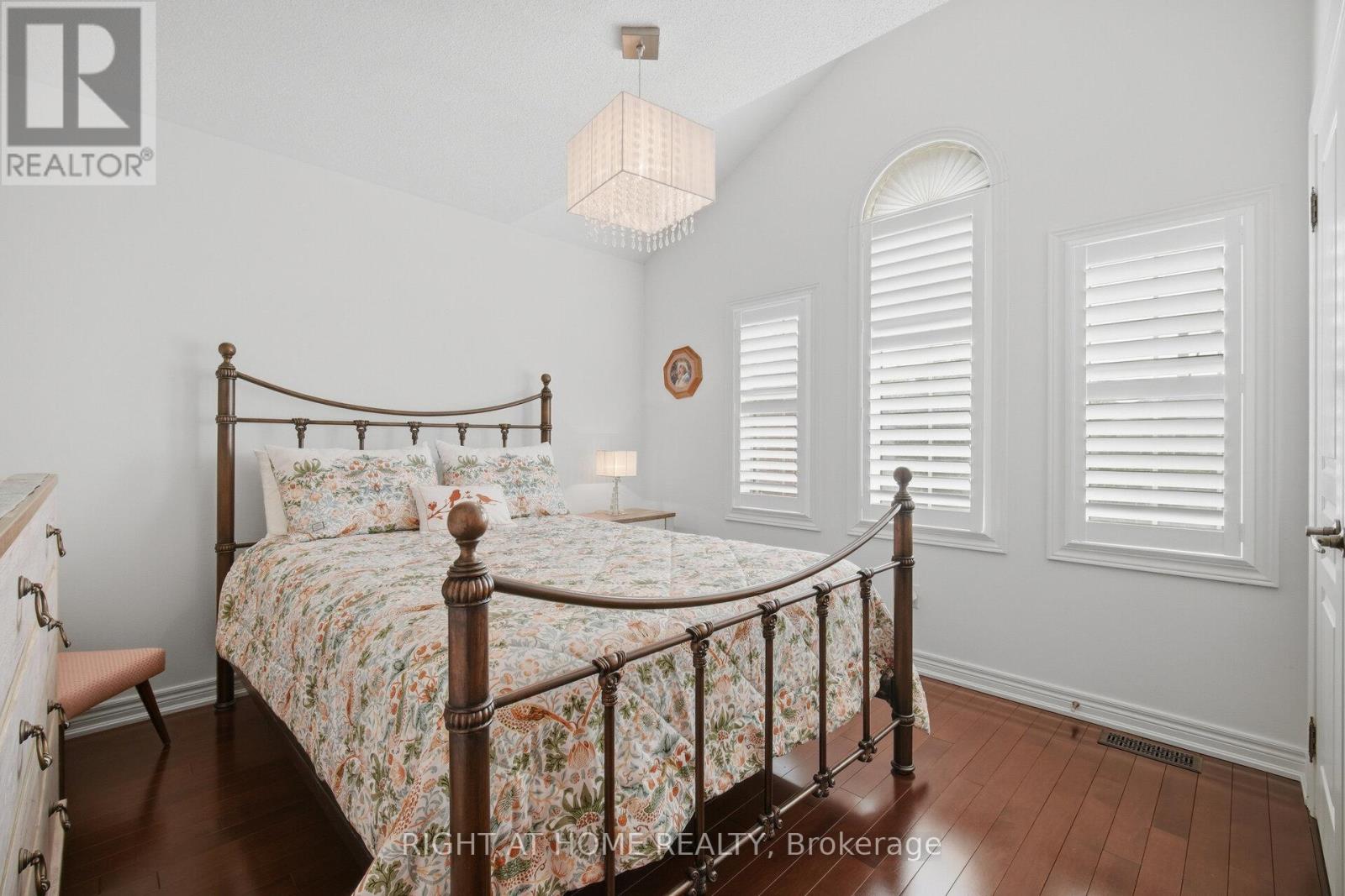 406 CHANDLER CRESCENT - 22