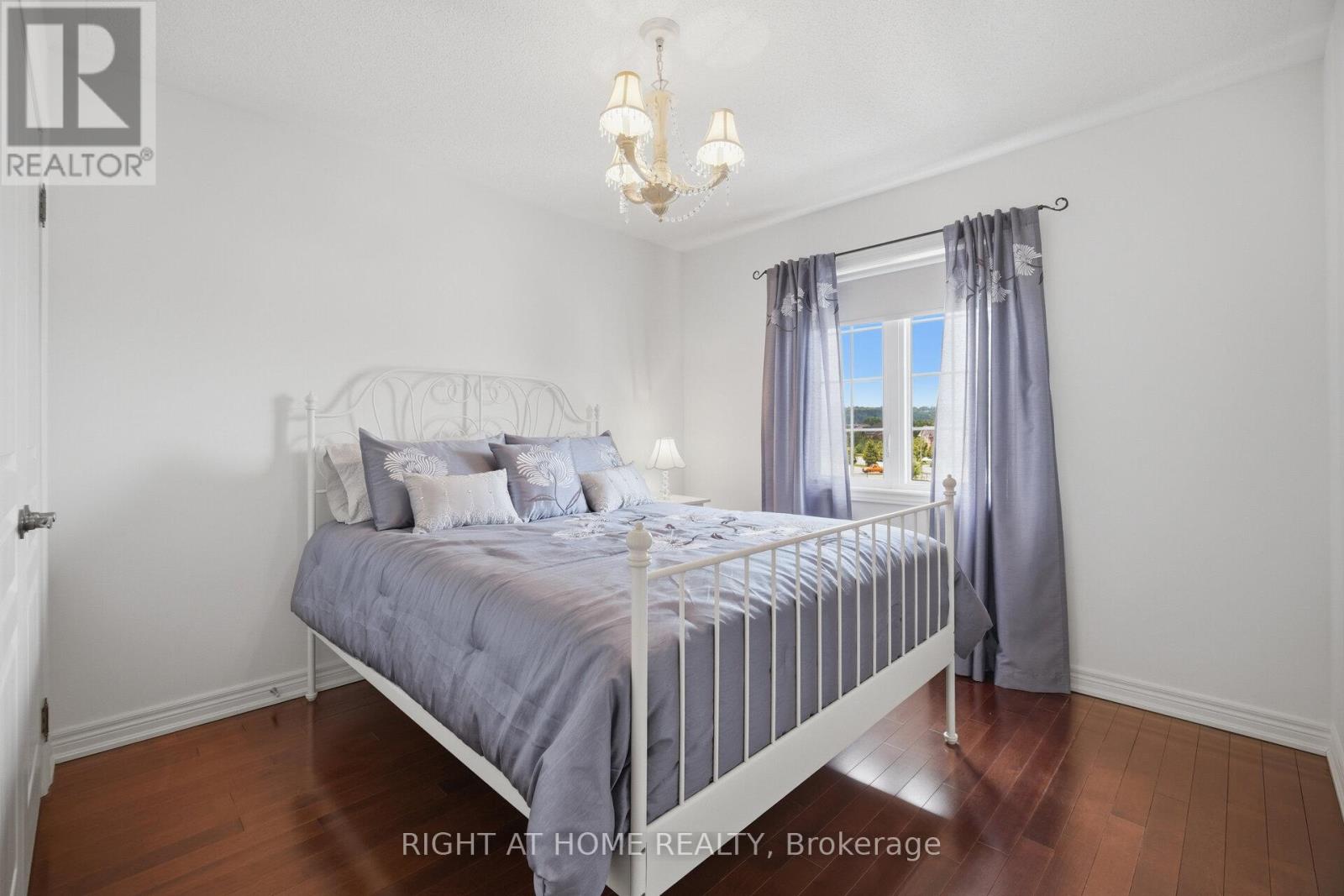 406 CHANDLER CRESCENT - 23