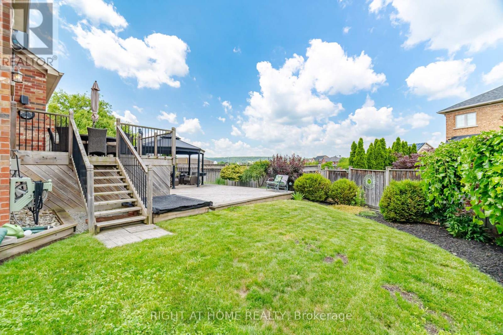 406 CHANDLER CRESCENT - 37