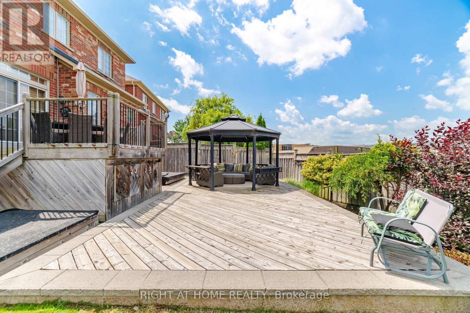 406 CHANDLER CRESCENT - 39