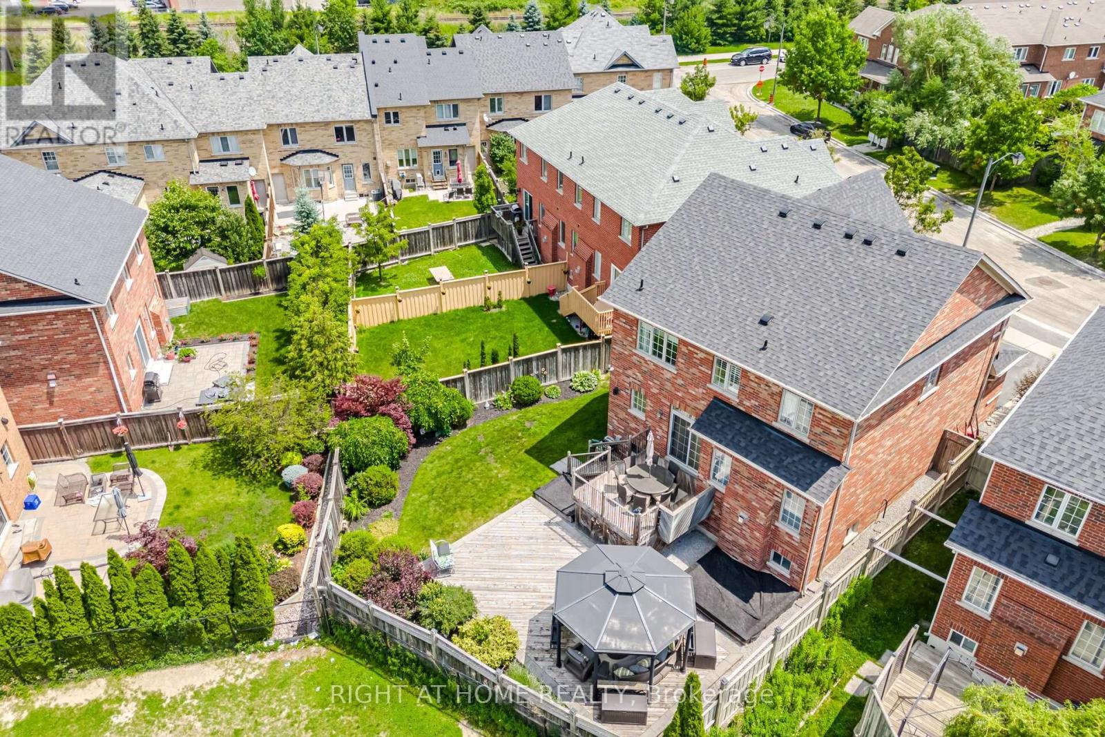 406 CHANDLER CRESCENT - 43