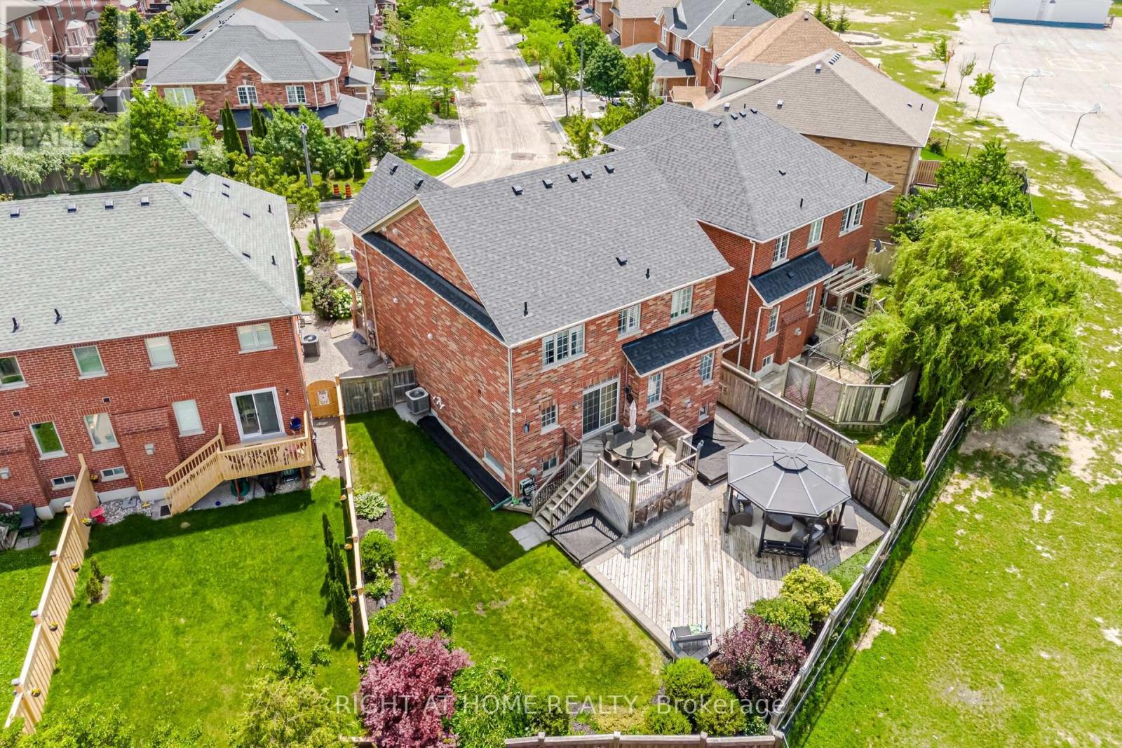 406 CHANDLER CRESCENT - 44