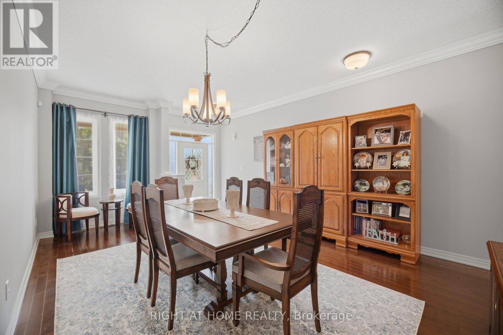 406 CHANDLER CRESCENT - 7