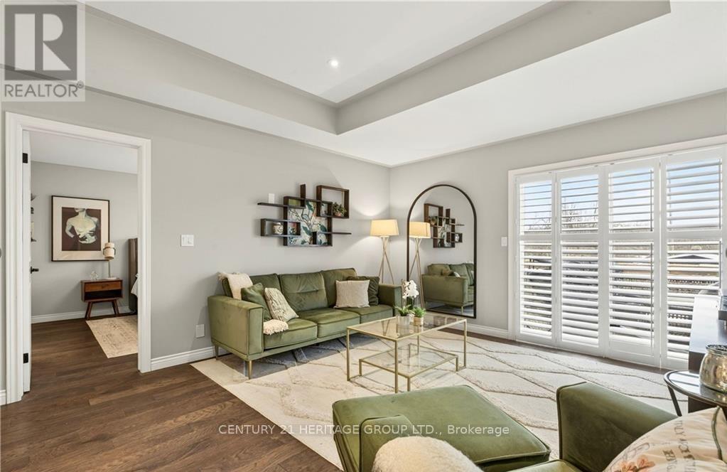 67 MACNEIL COURT - 2