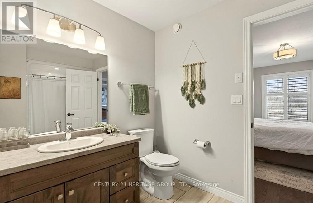 67 MACNEIL COURT - 23