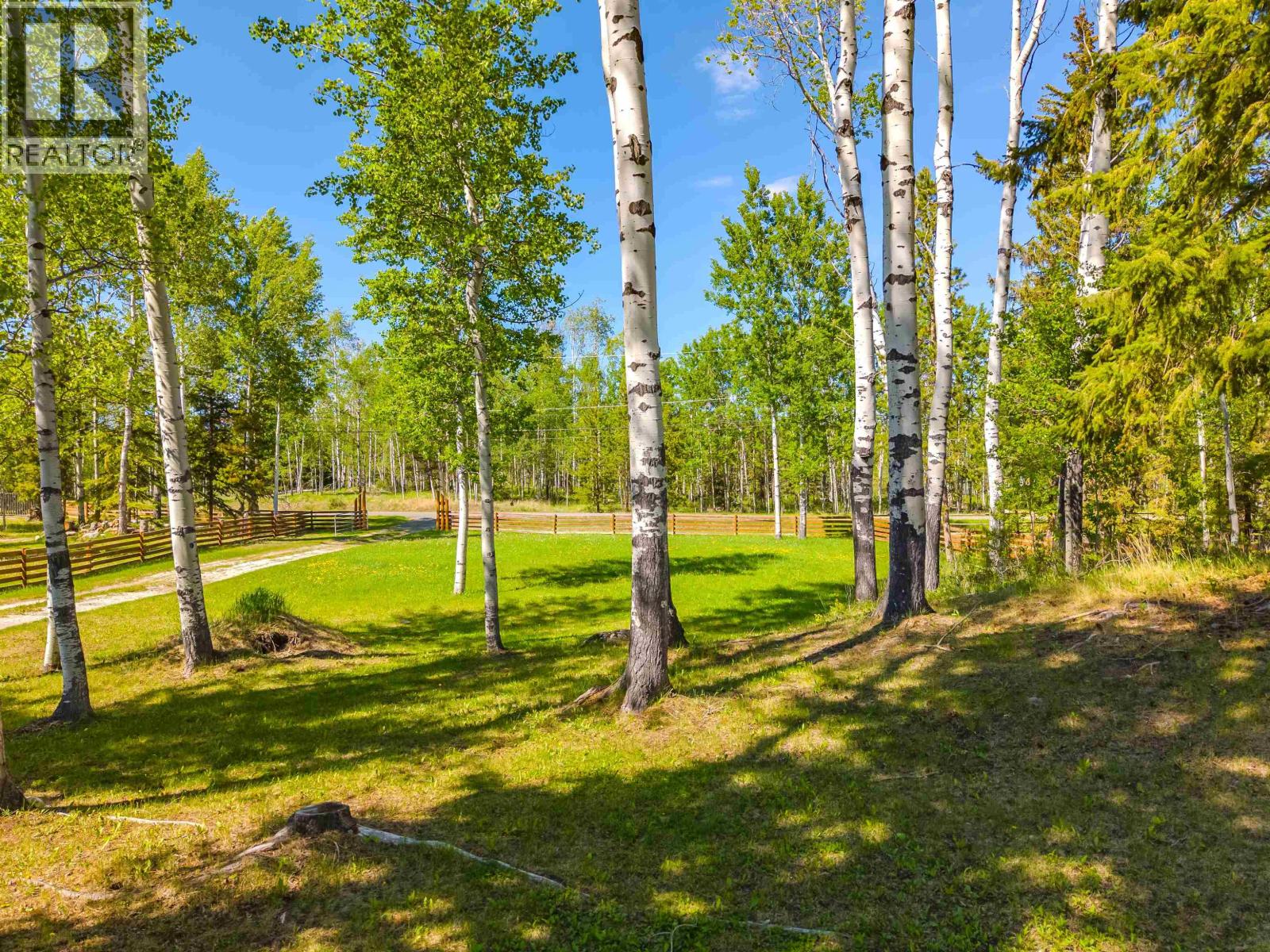6410 FOX CRESCENT - 34