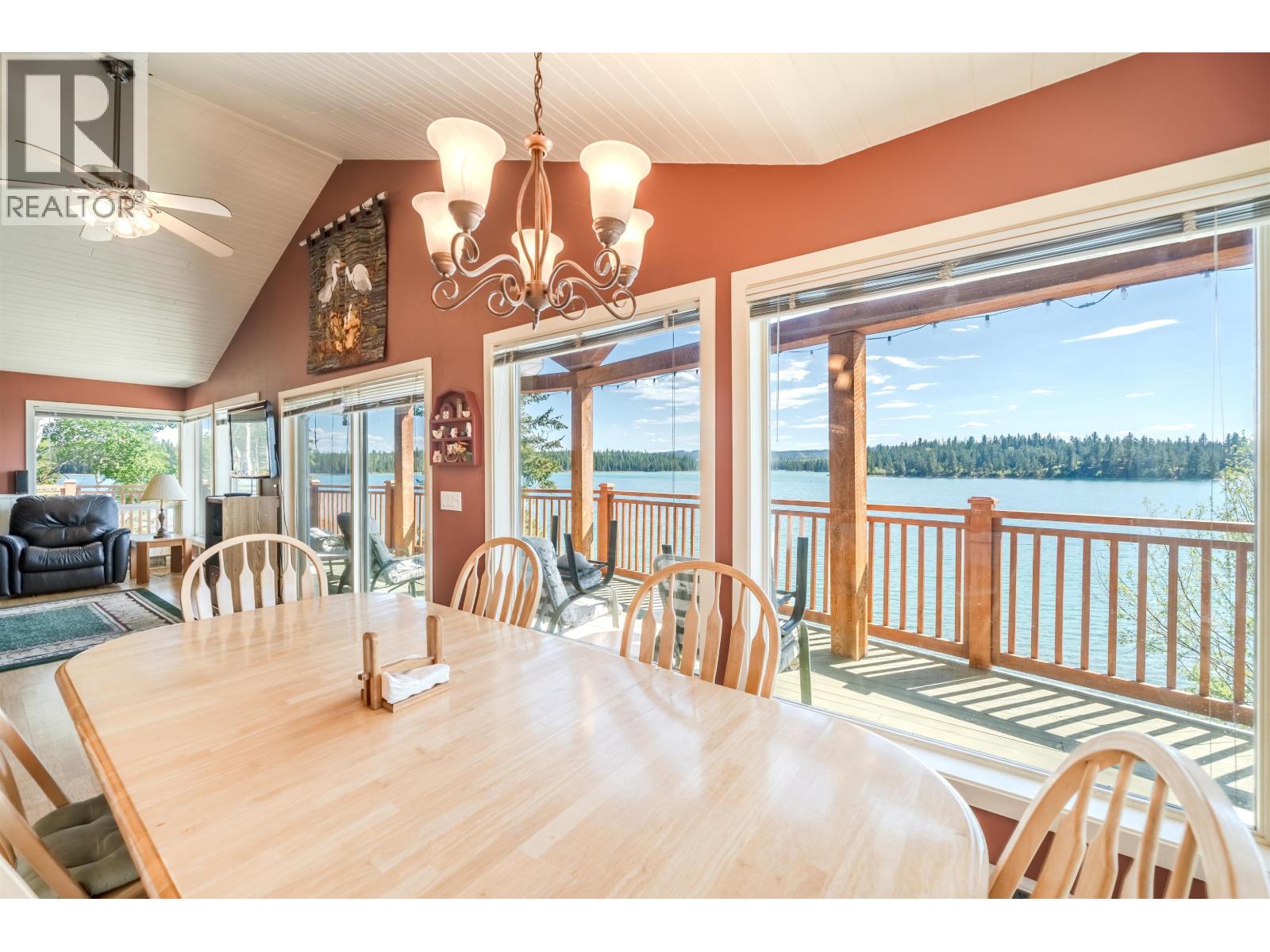 6410 FOX CRESCENT - 4