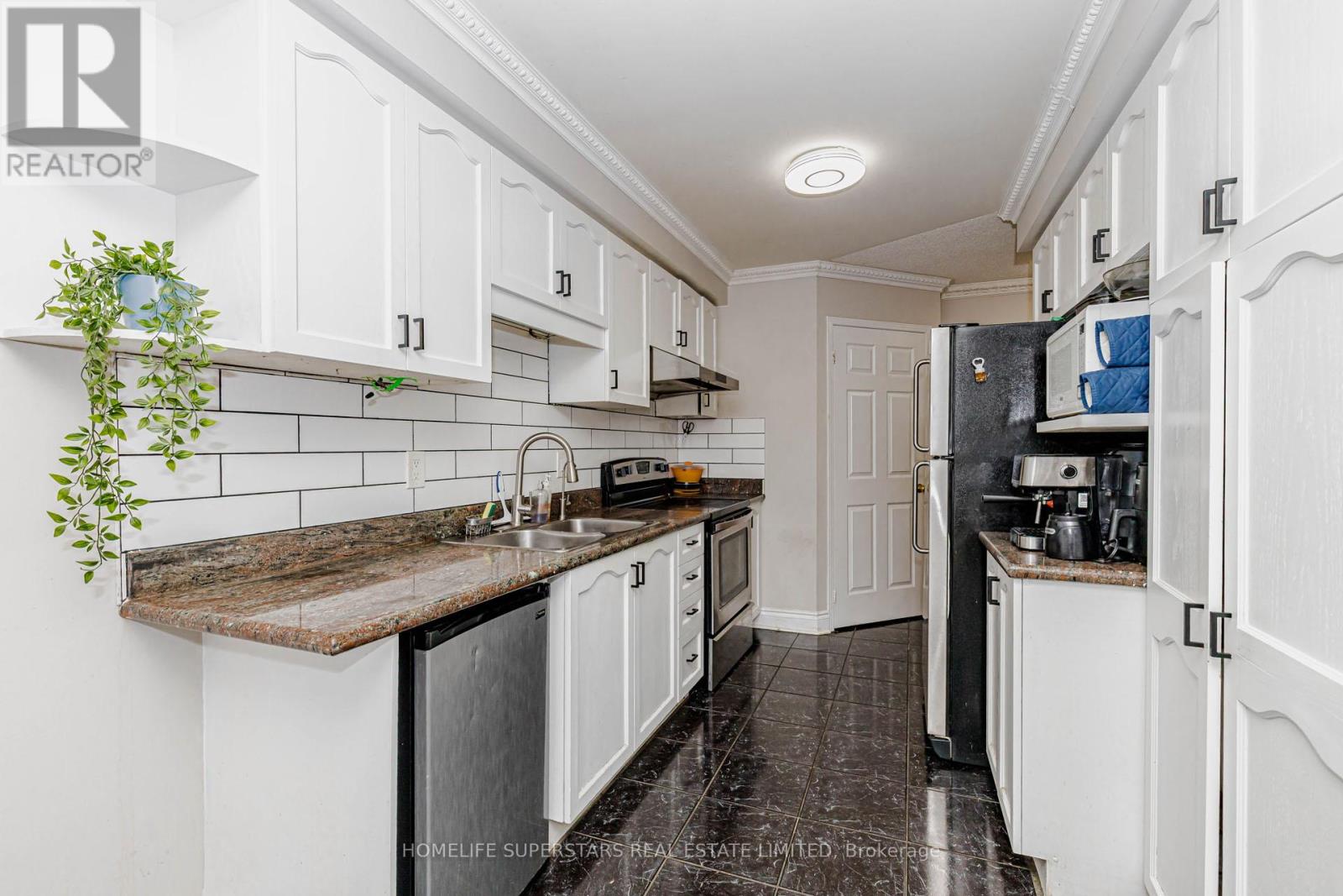 26 AMAZON COURT - 19