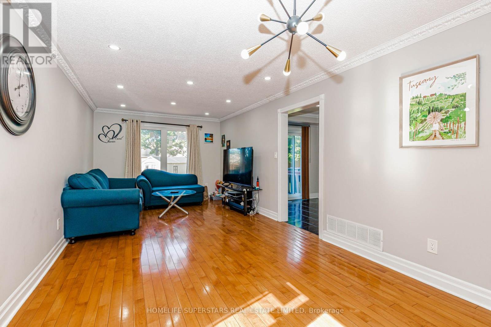 26 AMAZON COURT - 13