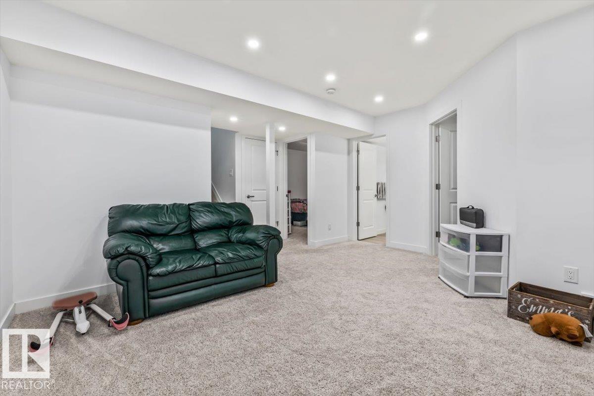 3082 WHITELAW DR NW — photo 28