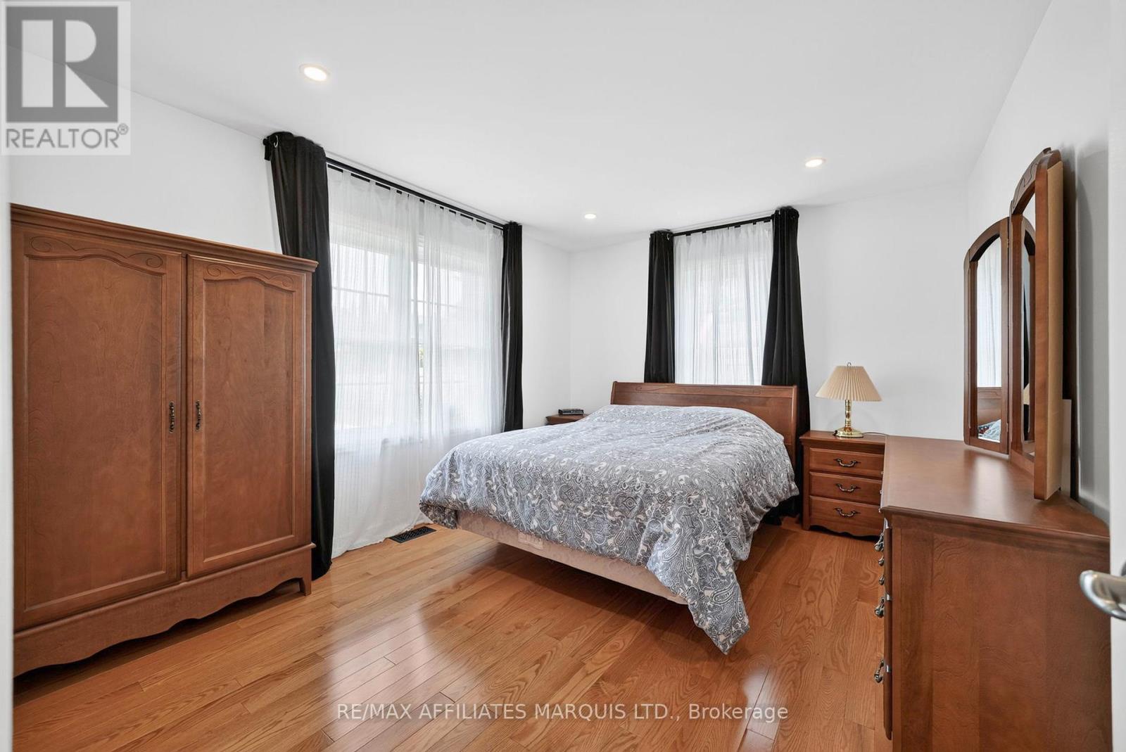 1920 BELVEDERE CRESCENT - Image 29