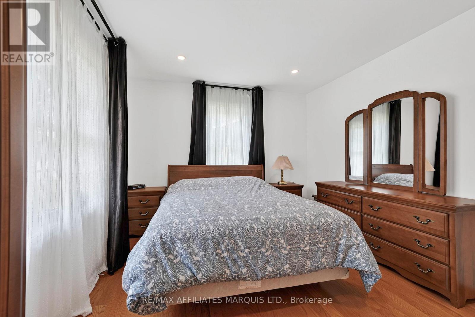 1920 BELVEDERE CRESCENT - Image 30