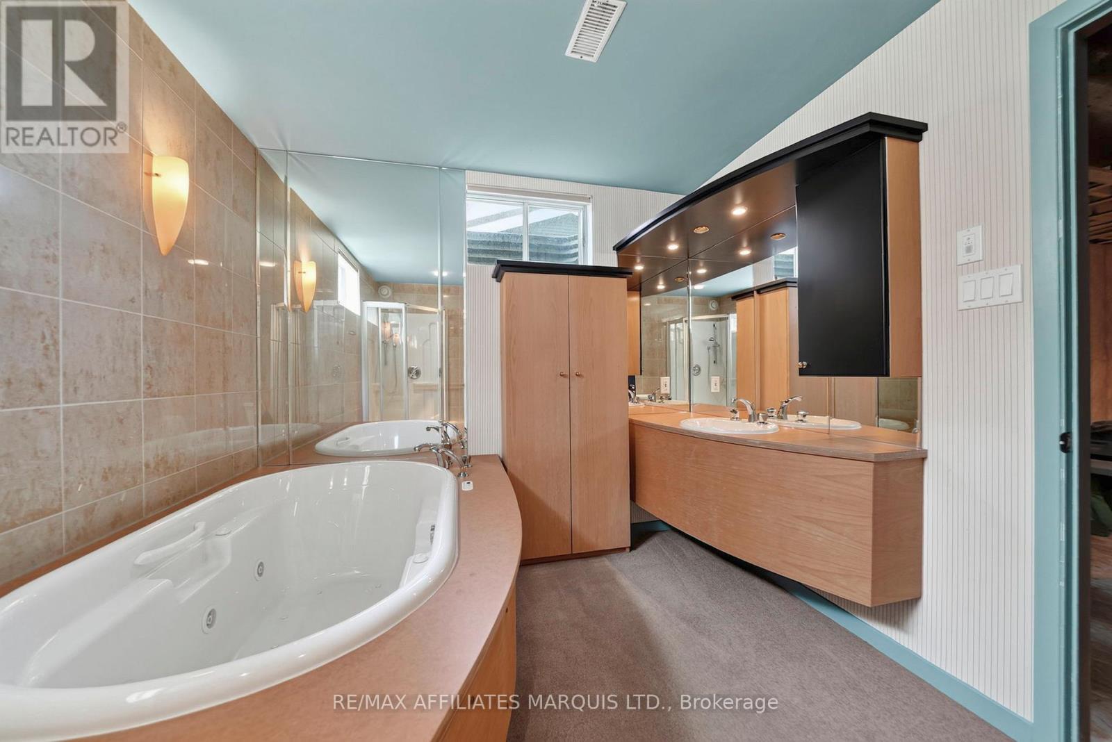 1920 BELVEDERE CRESCENT - Image 35
