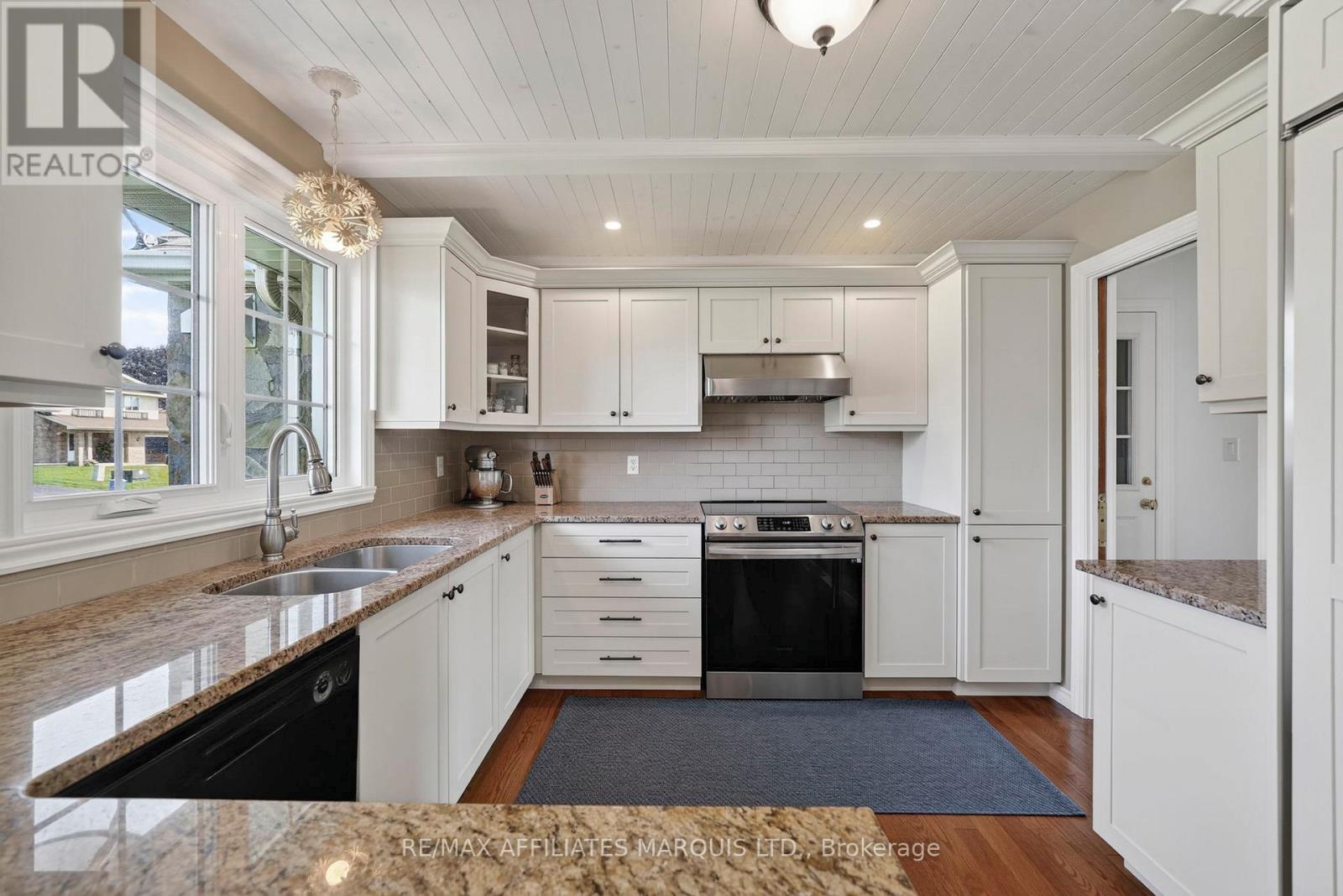 1920 BELVEDERE CRESCENT - Image 4