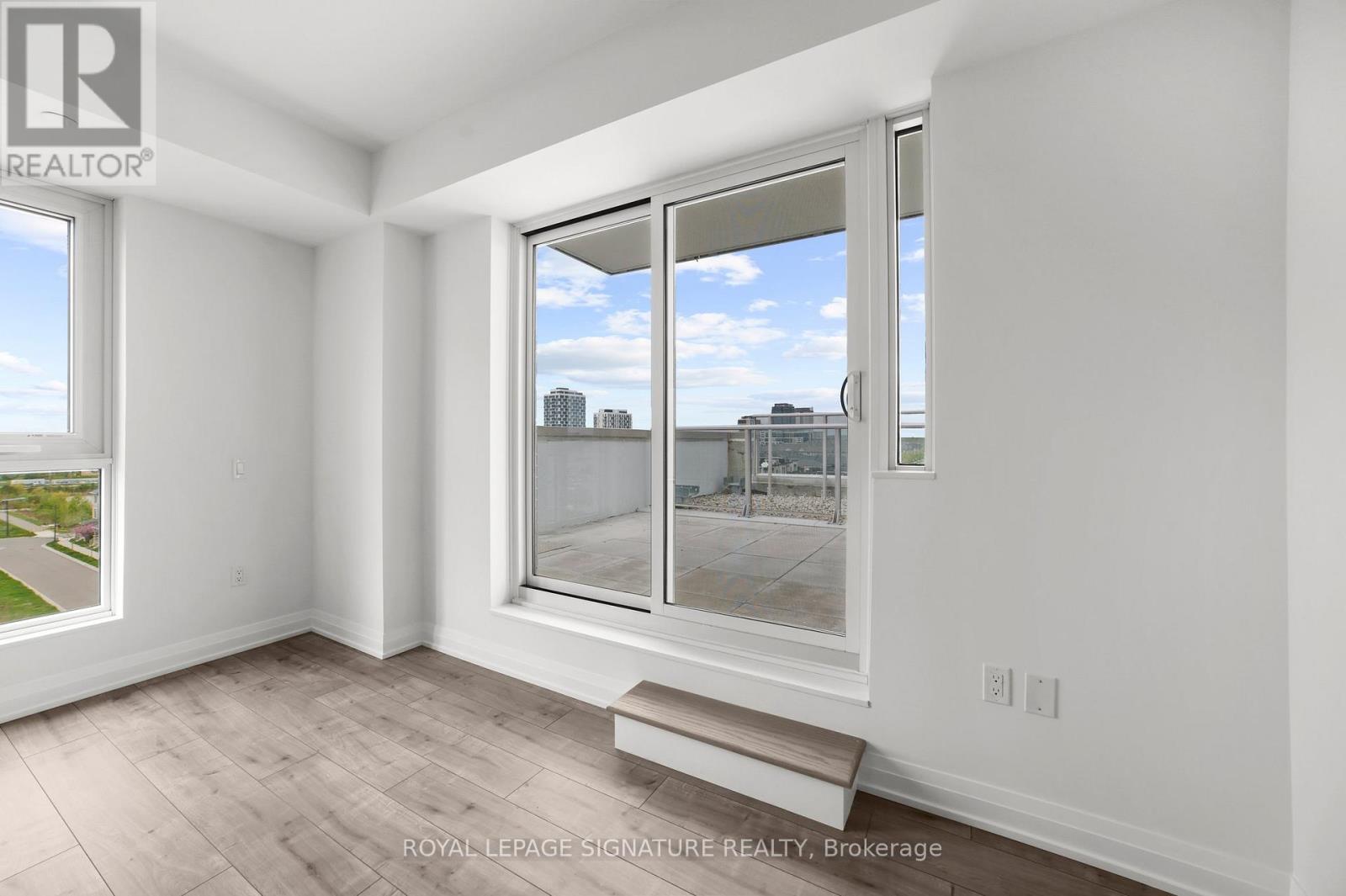 #716 412 SILVER MAPLE ROAD - 18