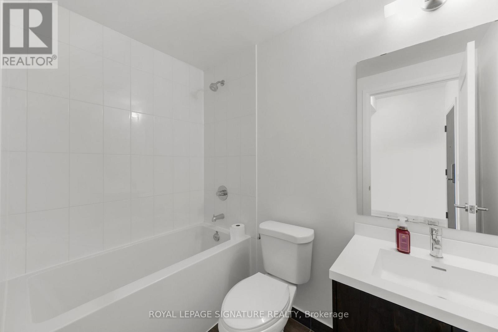 #716 412 SILVER MAPLE ROAD - 32