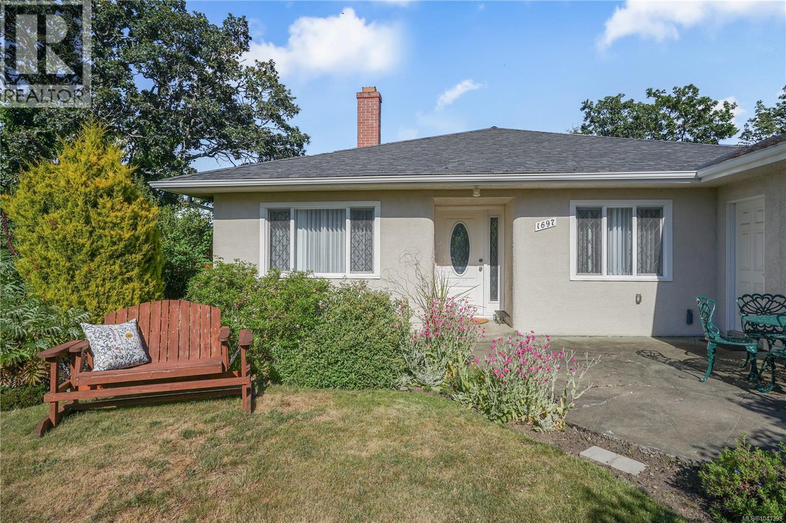 1697 Yale St - 2