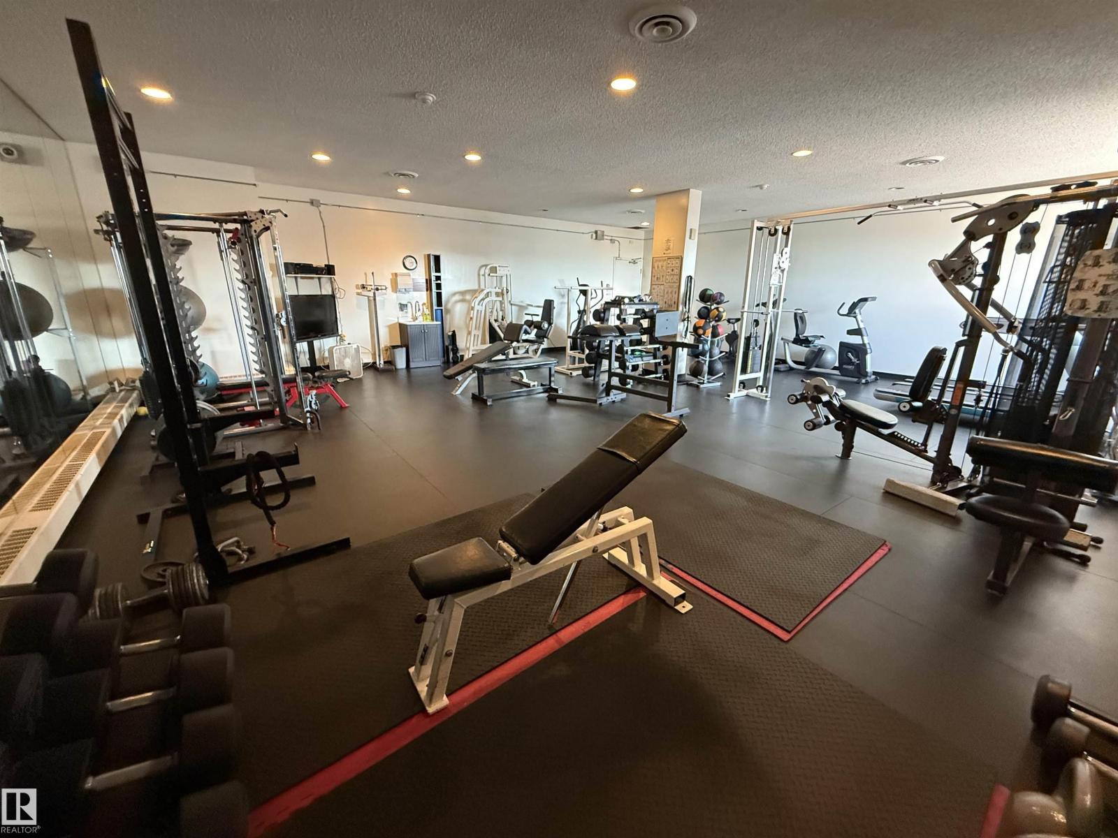 #409 10145 109 st NW - 25