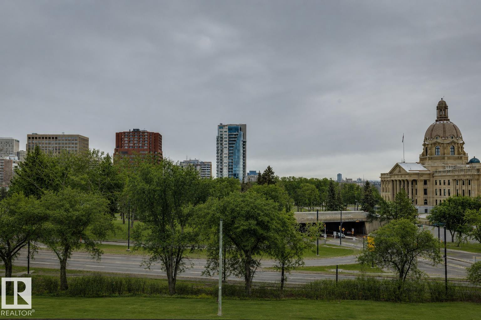 #404 9715 110 ST NW - 32