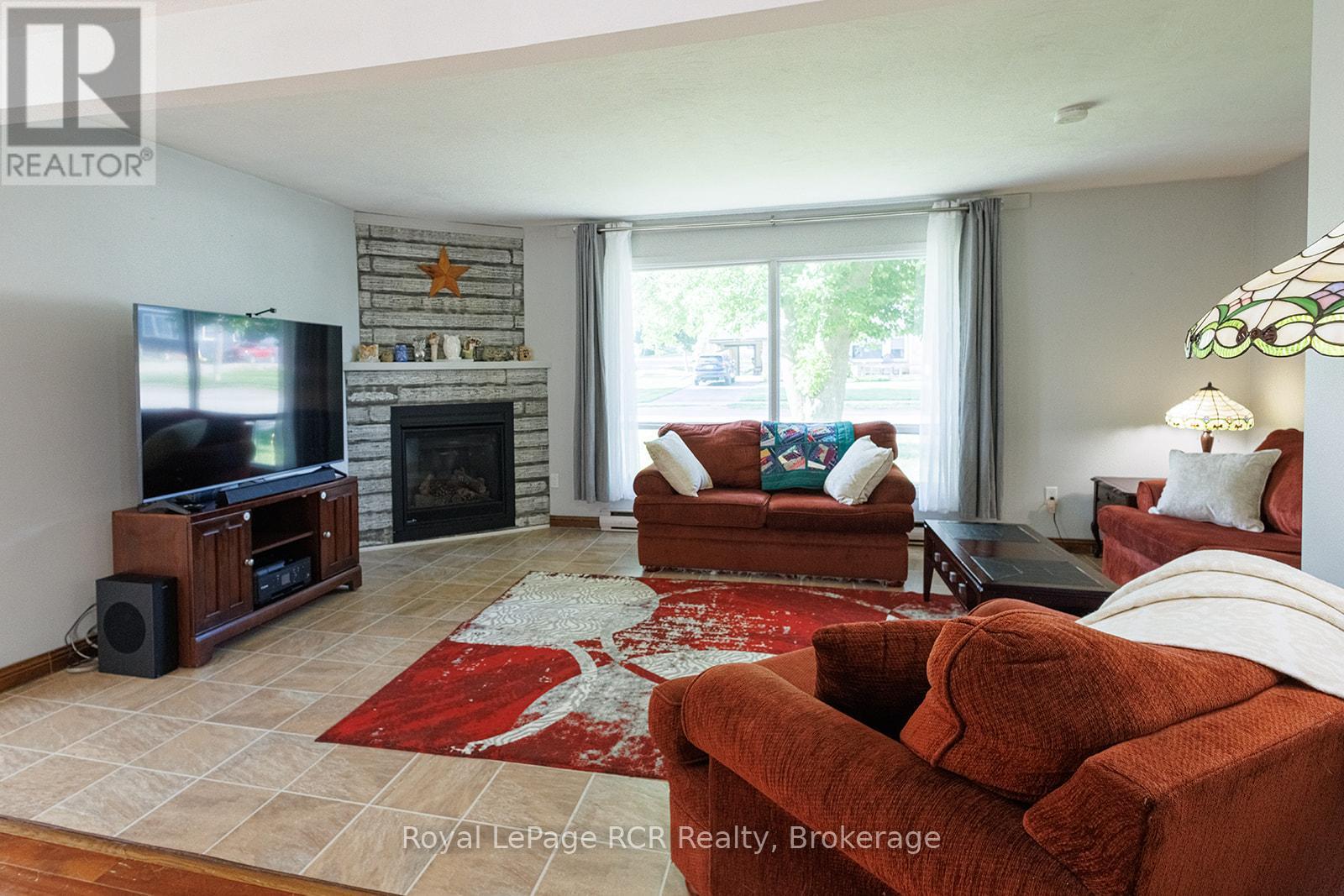 223 DIVISION STREET - 6