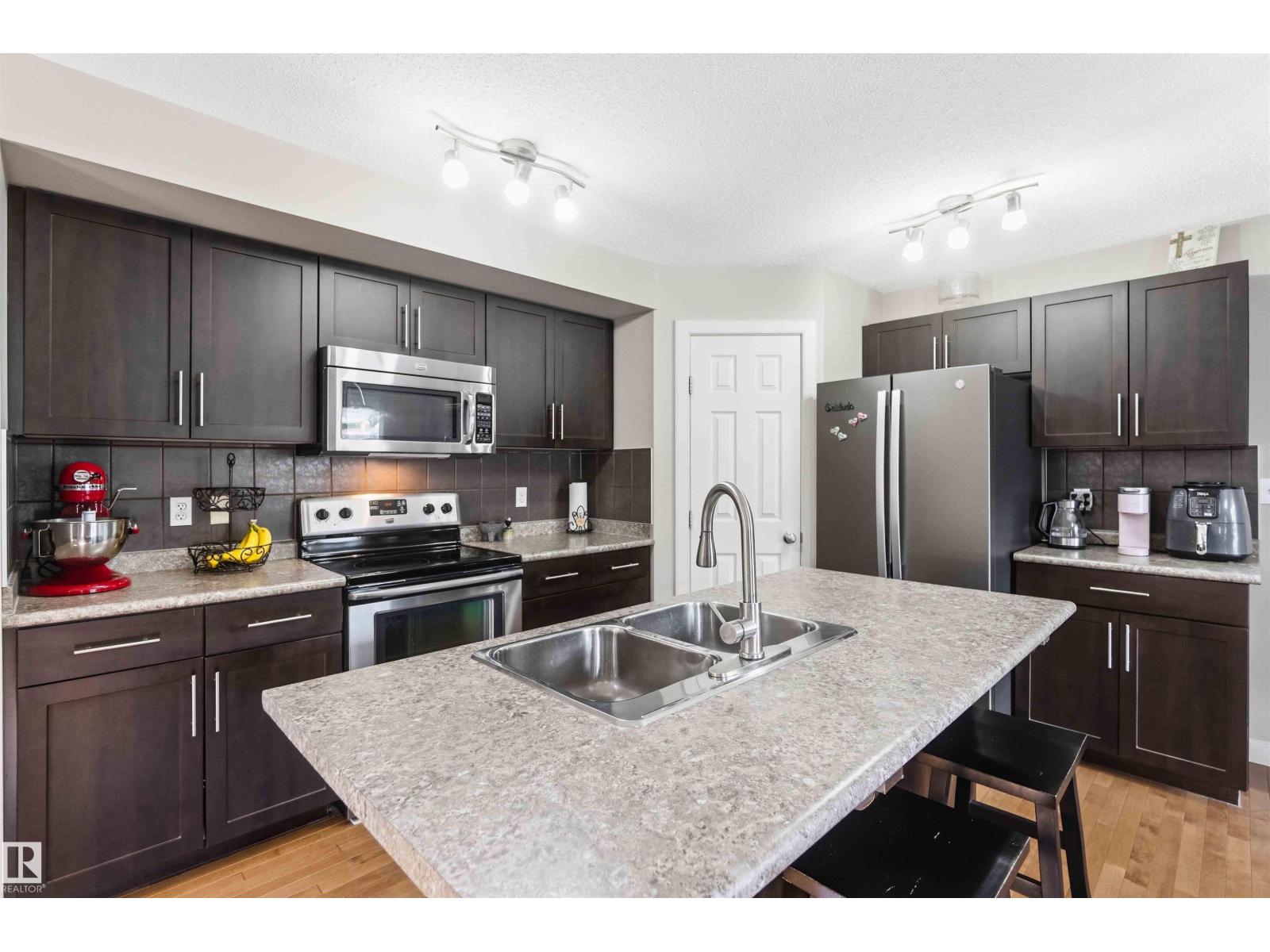 20032 131 AV NW - 20