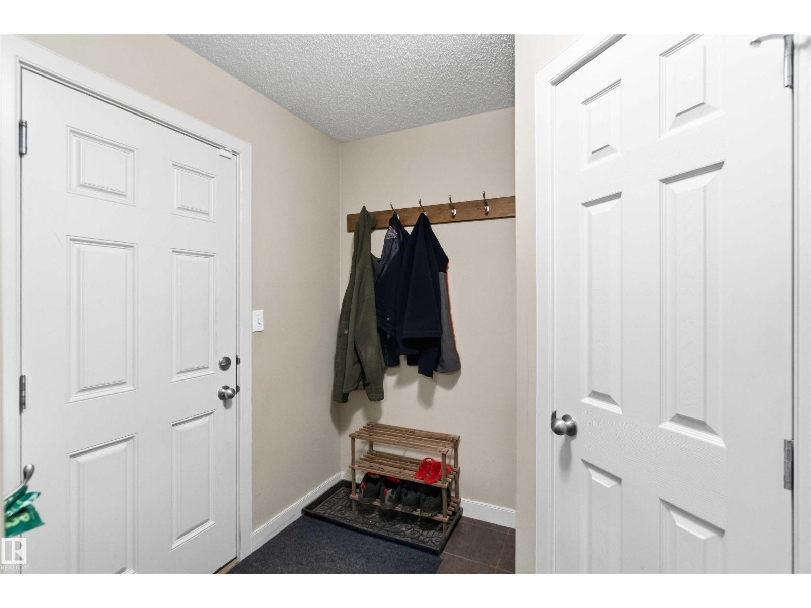 20032 131 AV NW - 9