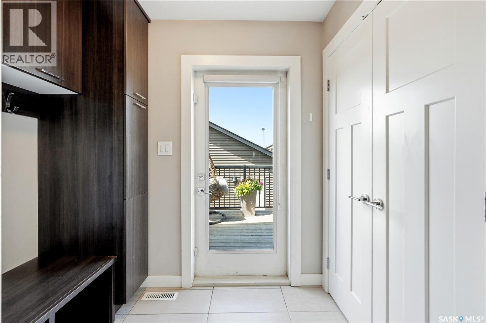 450 Bentley COURT — photo 20