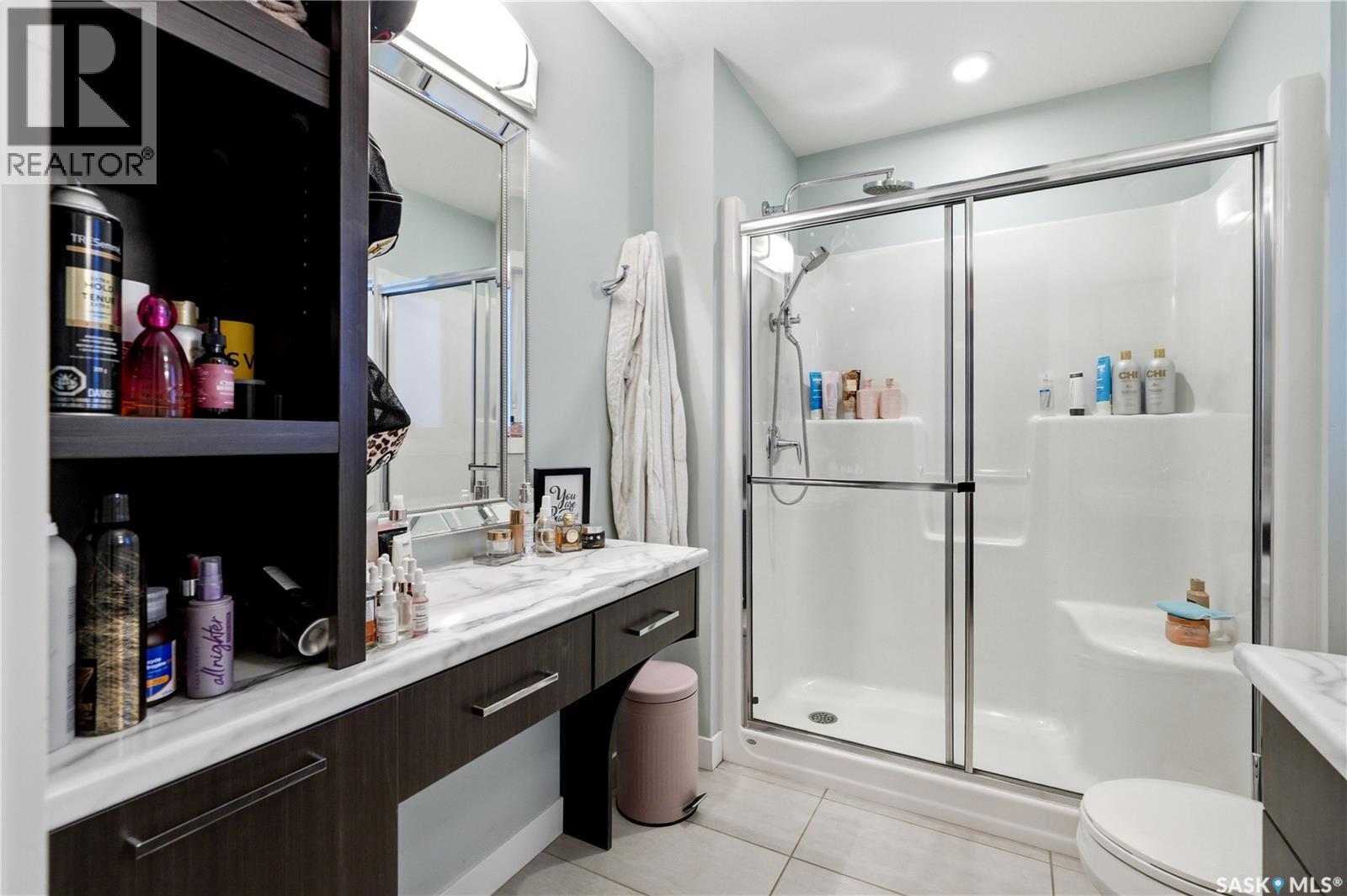 450 Bentley COURT — photo 33